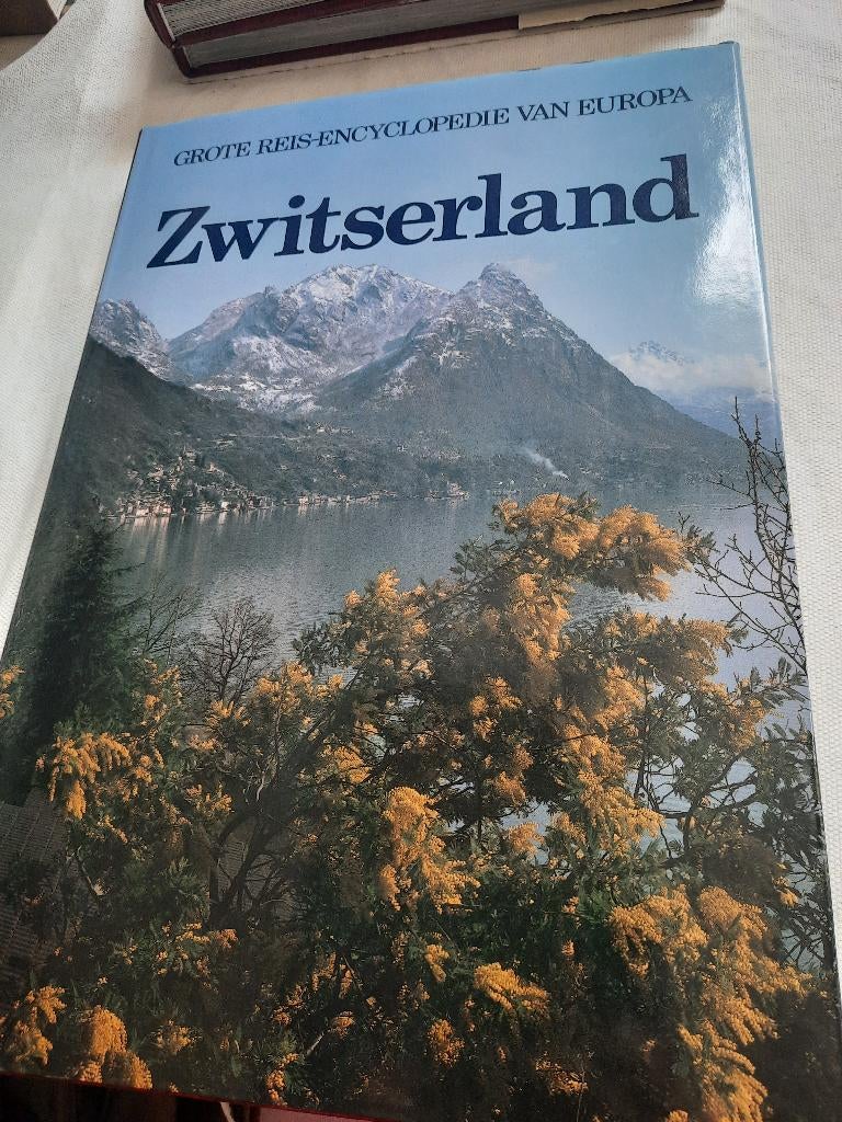 Reisencyclopedie europa., Boeken, Reisgidsen, Ophalen of Verzenden, Gelezen, Europa