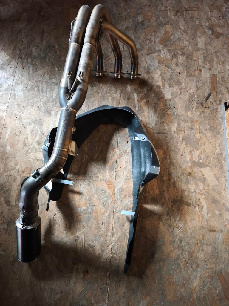 Ligne Leovince + sabot pour Kawasaki Z900, Motos, Utilisé