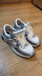Chaussures de course Chanel, Vêtements | Hommes, Chaussures, Neuf, Baskets, Envoi