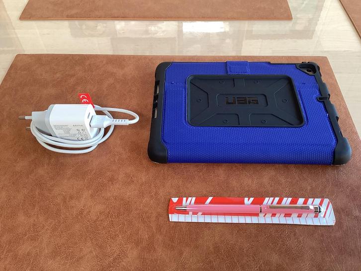 i-Pad mini 4 - 128 Go avec chargeur et nouvel étui UAG, Informatique & Logiciels, Apple iPad Tablettes, Comme neuf, 128 GB, Enlèvement