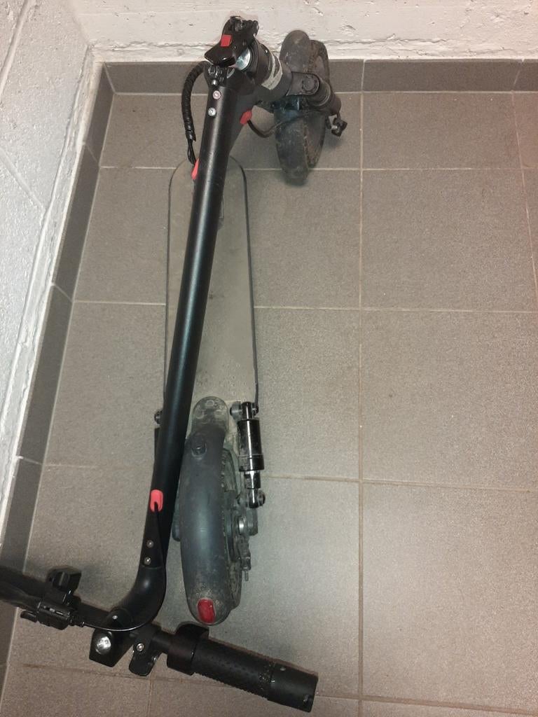 Trottinette a souder elle a juste 6 mois avec sans changeur, Autos : Pièces & Accessoires, Enlèvement ou Envoi