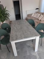 Table avec 4 chaises., Huis en Inrichting