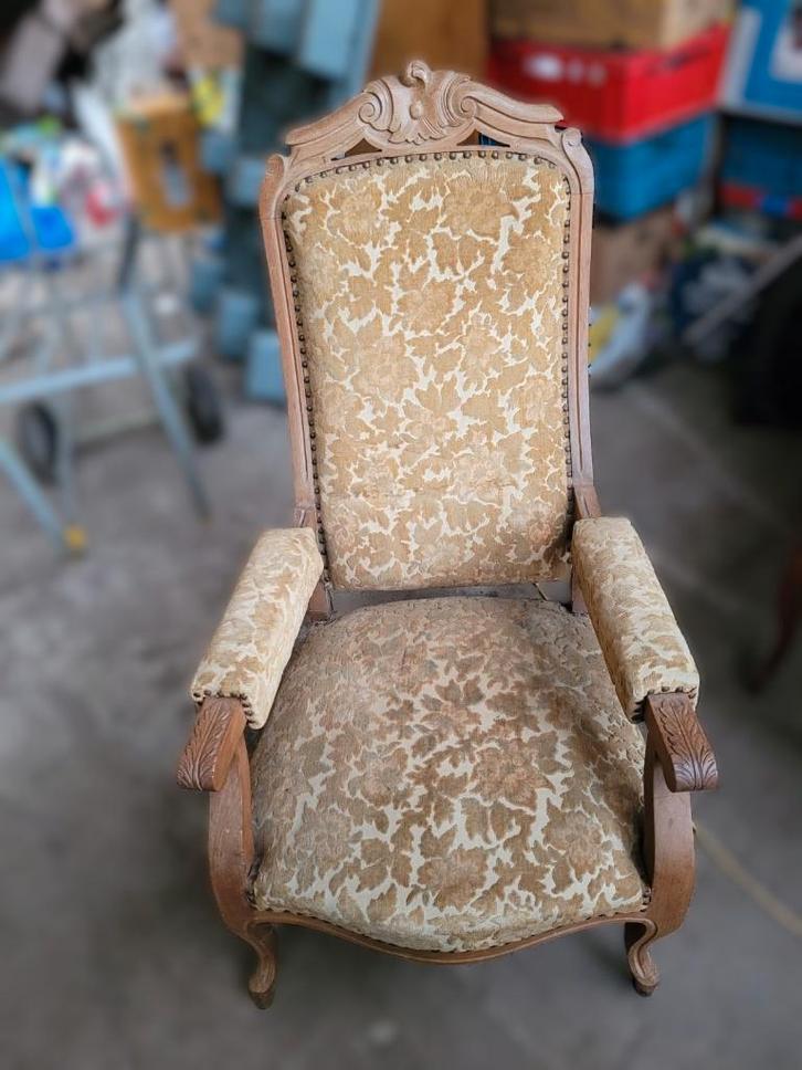Fauteuil ancien en bois sculpté, Antiquités & Art, Antiquités | Meubles | Chaises & Canapés, Enlèvement