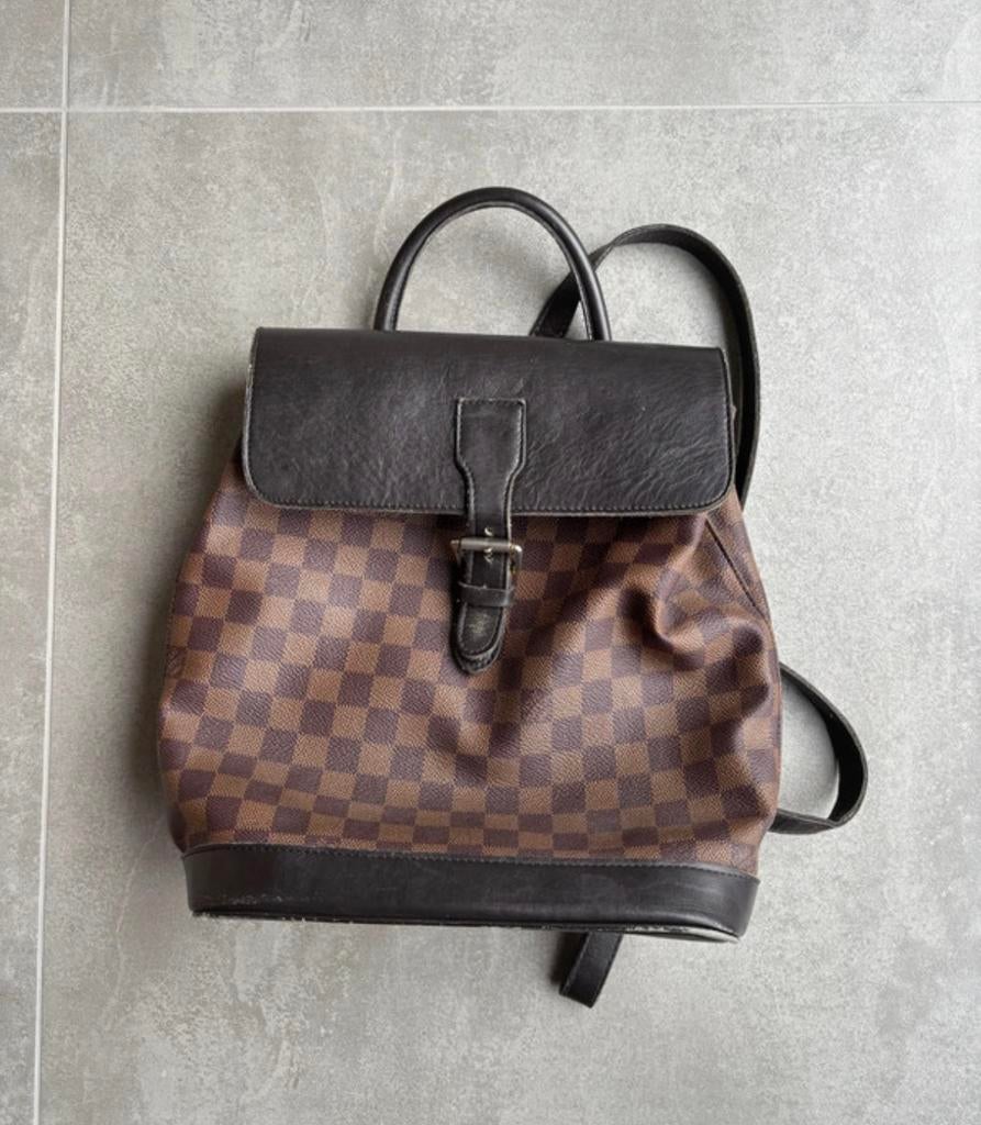 Louis Vuitton Soho vintage tas origineel, Handtassen en Accessoires, Tassen | Schooltassen, Gebruikt, Rugtas, 30 tot 40 cm, 30 tot 40 cm