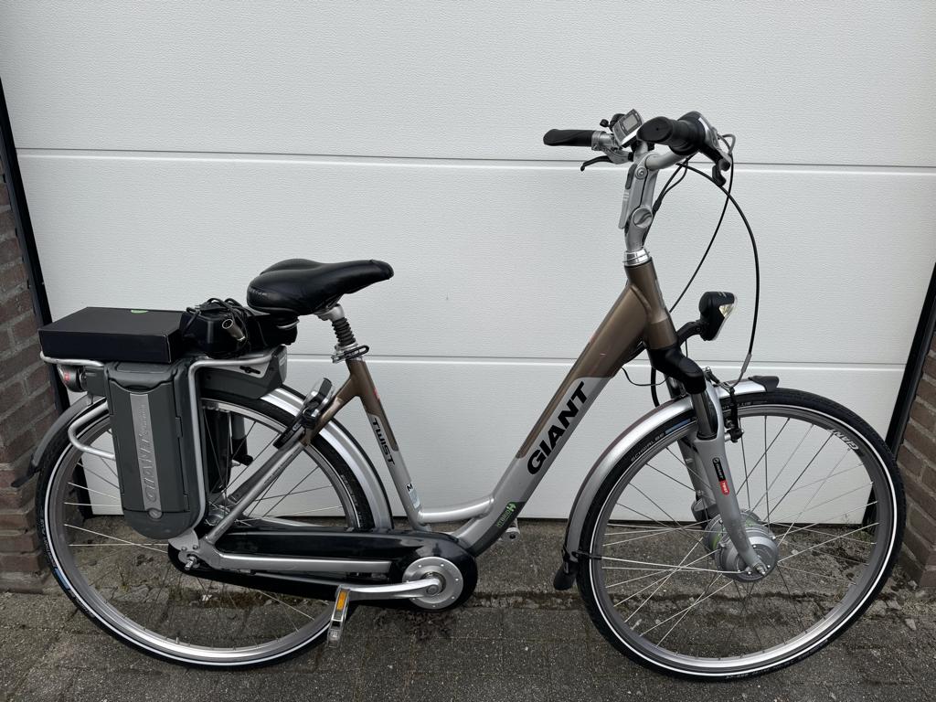 Giant elektrische fiets met twee accu’s | maat M, Ophalen, Gebruikt, Giant, 47 tot 51 cm