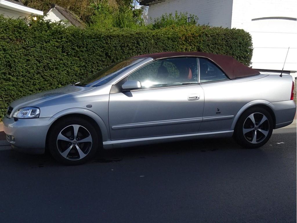 Opel Astra   1.8i XE 16v Bertone Edition, Autos, Argent ou Gris, Achat, Entreprise, Cabriolet