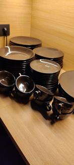 Eet en koffieservies voor 12 pers., Ophalen