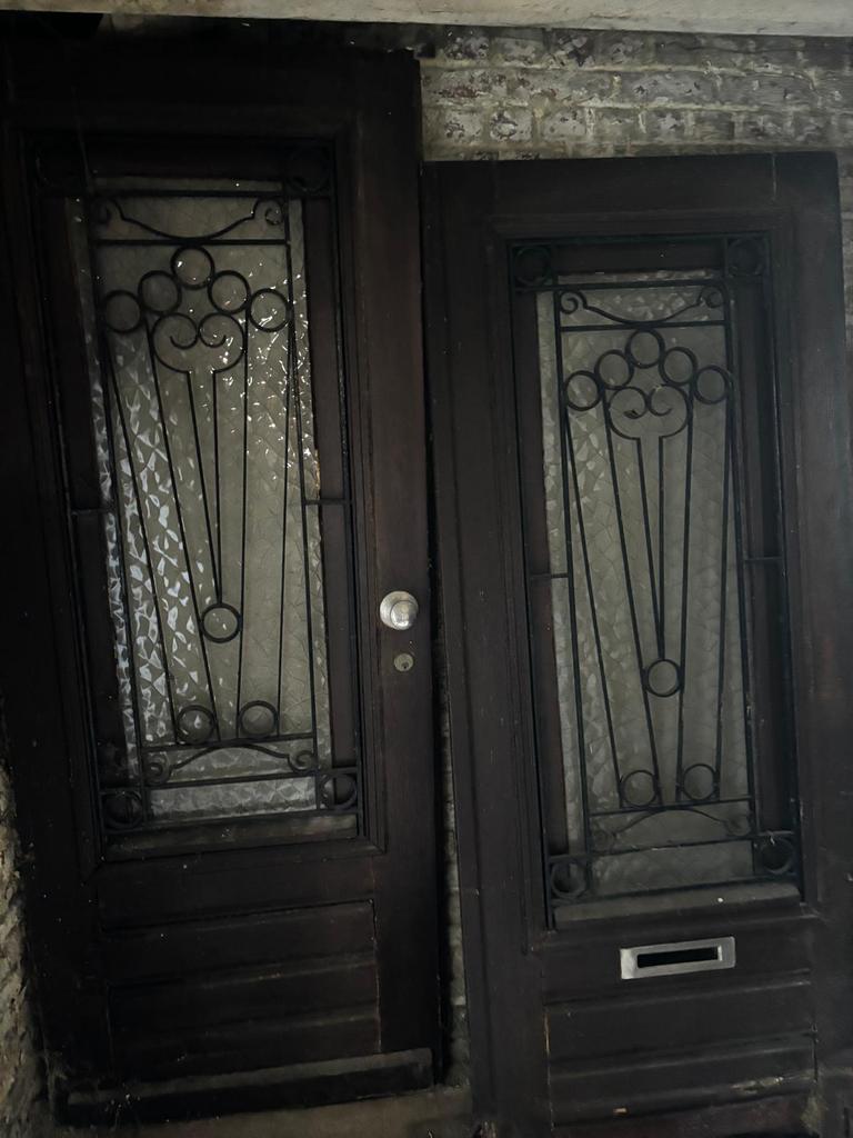 Smeedwerk en oud glas van dubbele deuren, Ophalen, Gebruikt, Glas, Buitendeur