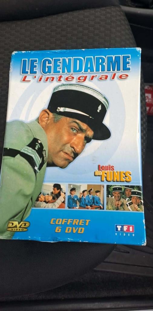 Coffret Dvd louis de Funès
pratiquement neuf, Enlèvement