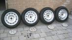 4 jantes en tôle avec des pneus Hiver Peugeot/Citroen/Fiat, Auto-onderdelen, Banden en Velgen, Ophalen, Bestelwagen, 15 inch, Velg(en)