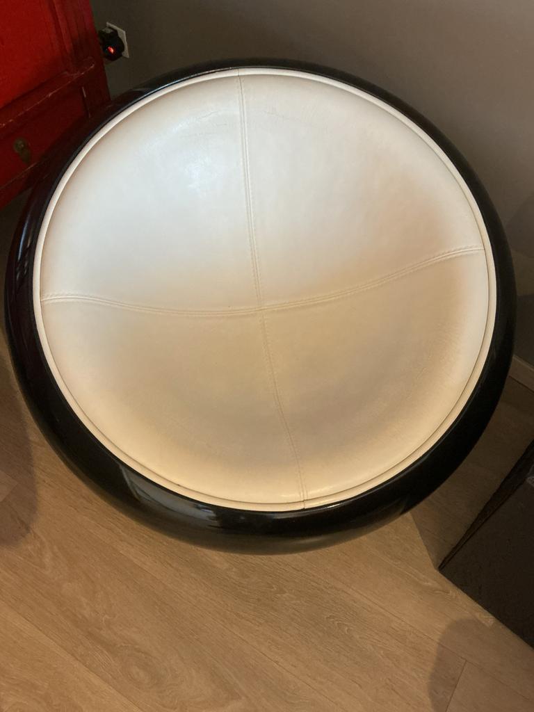Egg Pod  / Half Dome, Ophalen, Gebruikt, Leer, Space age stijl