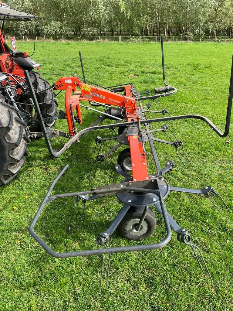 Kubota TE4052 hooischudder — goede staat, Zakelijke goederen, Landbouw | Werktuigen, Veehouderij, Overige, Weidebouw, Ophalen