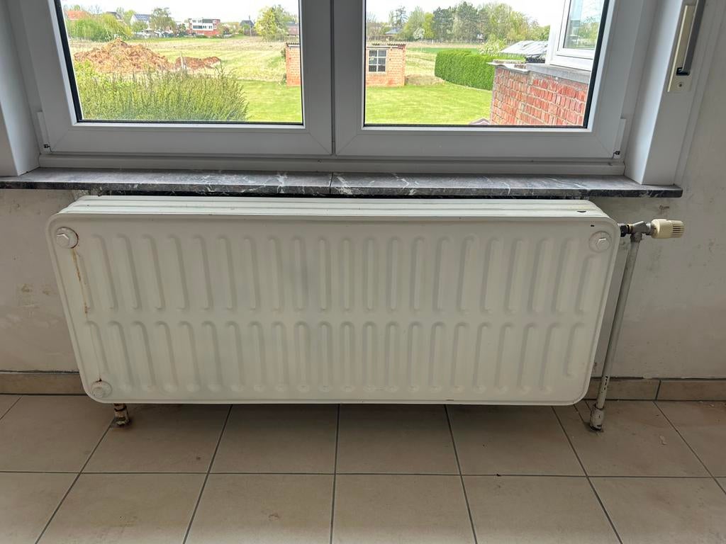 Verschillende radiatoren - waaronder 3 hele oude, Ophalen, Zo goed als nieuw, Radiator