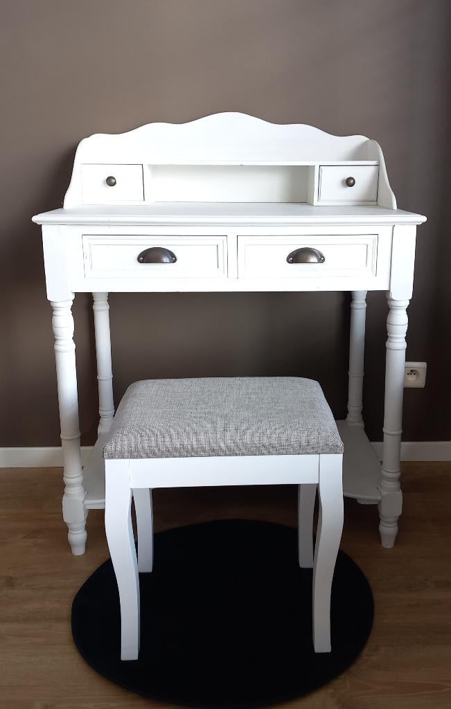 Make-up tafel met bankje., Ophalen