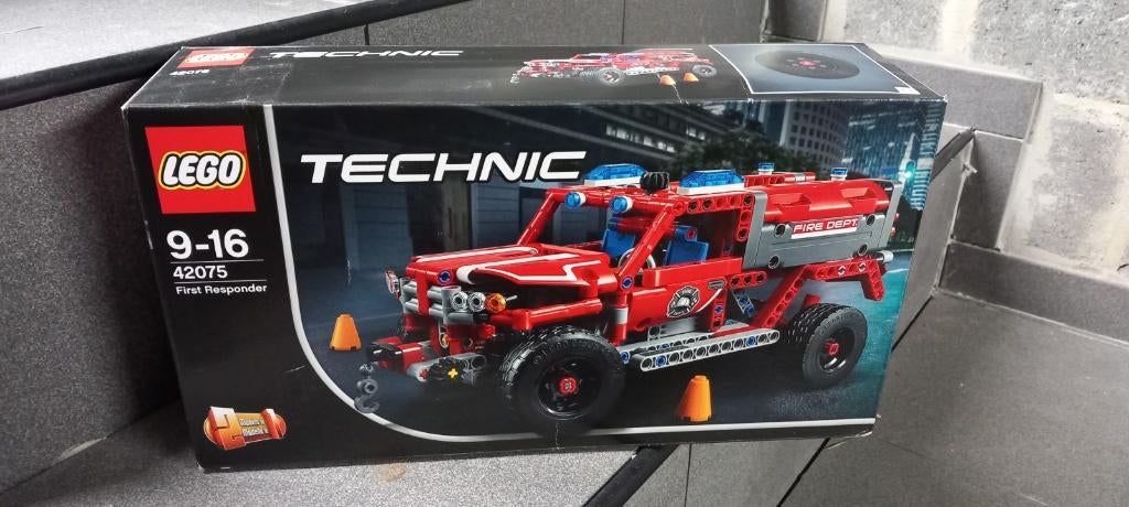 Lego Technic 42075: Eerstehulpverlener, Kinderen en Baby's, Speelgoed | Duplo en Lego, Lego, Nieuw, Ophalen of Verzenden, Technic