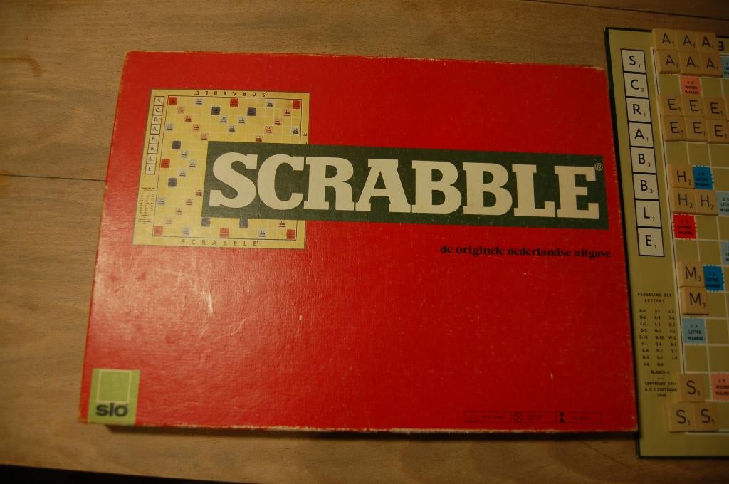 Scrabble met houten blokjes, Drie of vier spelers, Ophalen, Gebruikt