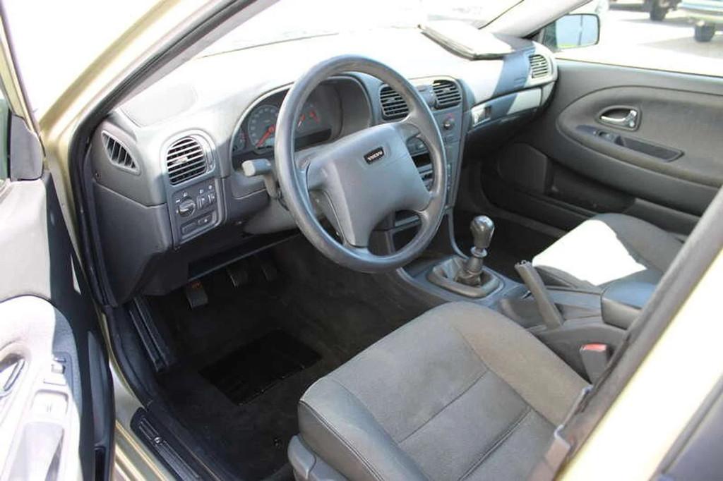 Volvo S40 1.6i 16v Inclusief 2 JAAR garantie! (bj 2001), Auto's, 4 deurs, Overige kleuren, Elektrische ramen, 1587 cc