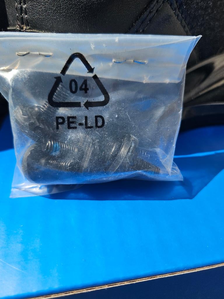 LIQUID FORCE, fixations, taille : 30-35, noires, Sports nautiques & Bateaux, Enlèvement, Comme neuf, Chaussures