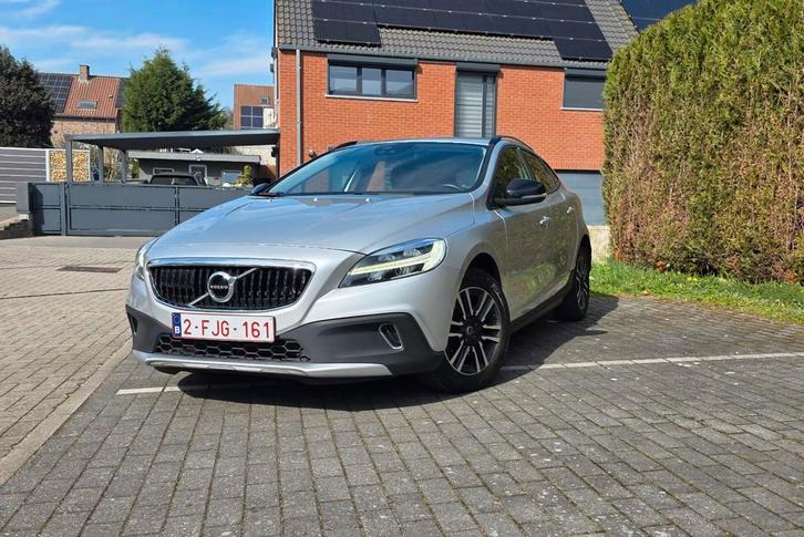 Volvo V40 Cross Country Diesel 2019 Automatique Super équipé, Autos, Volvo, V40, ABS, Airbags, Air conditionné, Alarme, Bluetooth