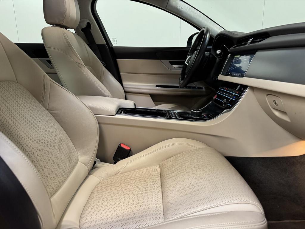 Jaguar XF 2.0 Benzine Autom. - GPS - Topstaat! 1Ste Eig!, Auto's, Jaguar, 4 cilinders, 0 kg, Zwart, XF