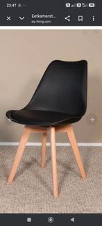 Zwarte stoel 4 stuks, 20 euro per stoel of 70  de 4 samen, Enlèvement