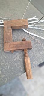 oud gereedschap, Enlèvement