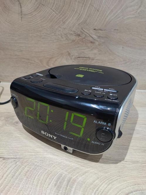 Réveil Sony ICF-CD814 AM/FM Stereo Clock Radio with CD Playe, Electroménager, Réveils, Comme neuf, Digital, Enlèvement ou Envoi