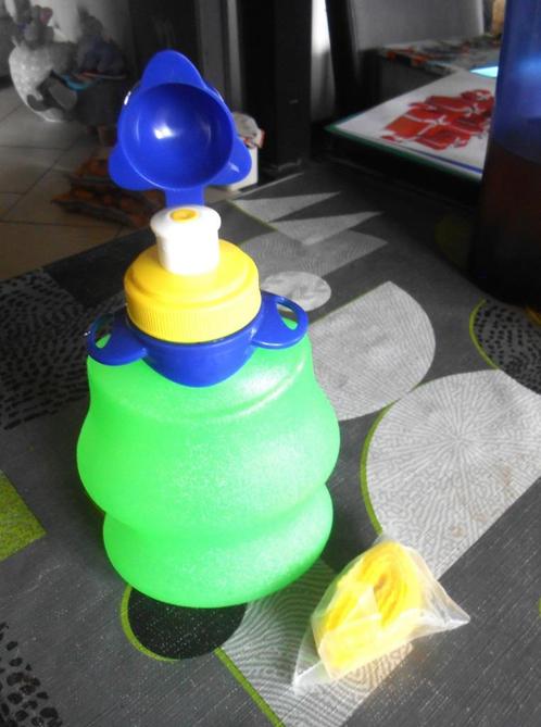 Tupperware: kleine waterfles voor kinderen, Huis en Inrichting, Keuken | Tupperware, Nieuw, Blauw, Geel, Groen, Ophalen of Verzenden