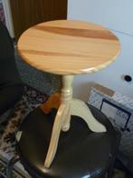 petite table/tabouret rond en bois sur 3 pieds, Comme neuf, Matériel, Enlèvement ou Envoi
