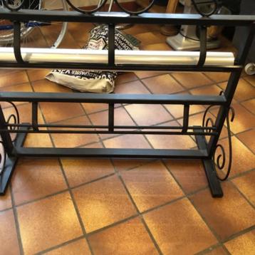 Porte-rouleaux emballage sur pied "Style fer forgé" beschikbaar voor biedingen