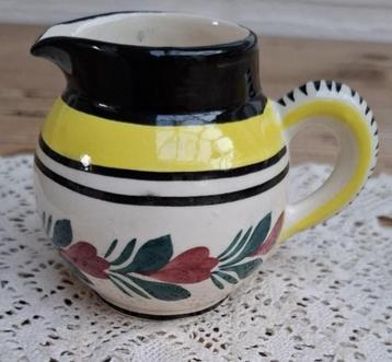 Frans Quimper melkkannetje beschikbaar voor biedingen