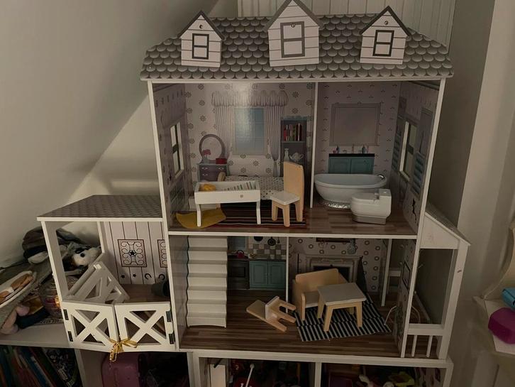 Teamson Kids Dreamland Farm House Dollhouse, Verzamelen, Poppenhuizen en Toebehoren, Zo goed als nieuw, Ophalen