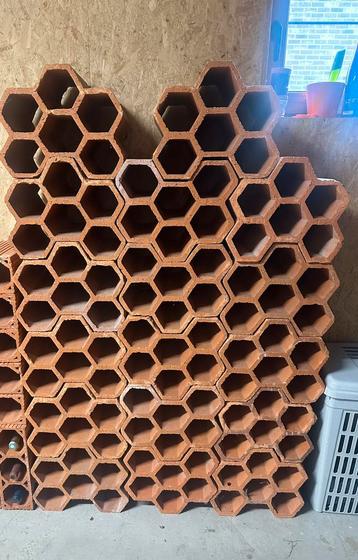 Terracotta wijnhouder voor 6 flessen beschikbaar voor biedingen