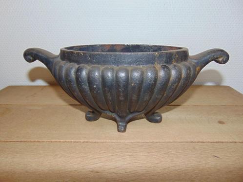 Brocante bloempot in gietijzer 28 cm, Antiek en Kunst, Curiosa en Brocante, Ophalen of Verzenden