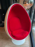 Egg chair. Rood met wit, Antiek en Kunst, Ophalen