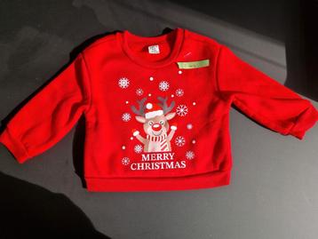 Mooie rode kerst pull 6-9 maanden  beschikbaar voor biedingen