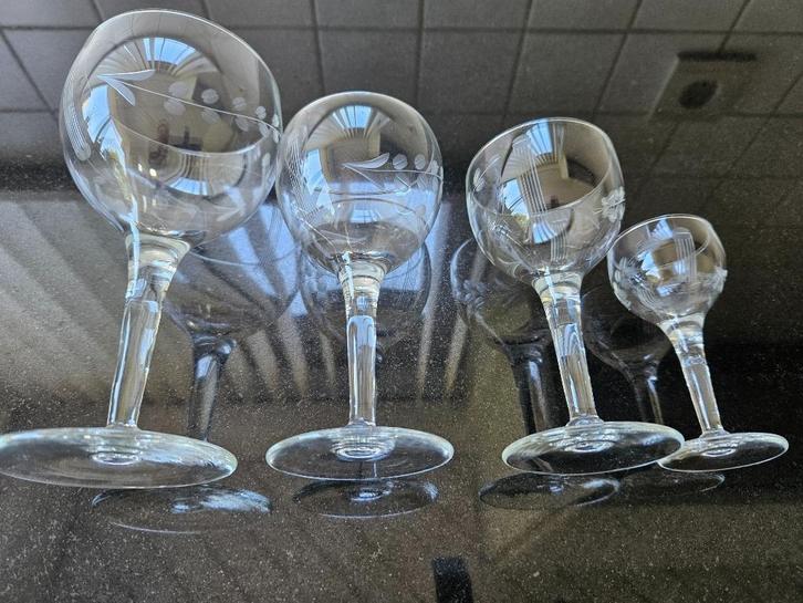 Set vintage handgeslepen wijnglazen, Antiek en Kunst, Antiek | Glaswerk en Kristal, Ophalen