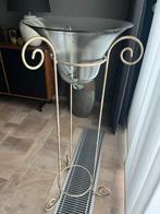 Decoratieve smeedijzeren staander met glazen kolk., Ophalen, Zo goed als nieuw