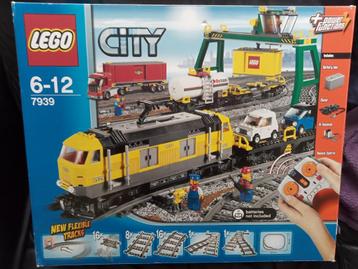 Lego 7939 Goederentrein, met originele doos en boekjes beschikbaar voor biedingen