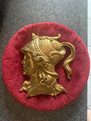 Vintage decoratief wandornament beschikbaar voor biedingen