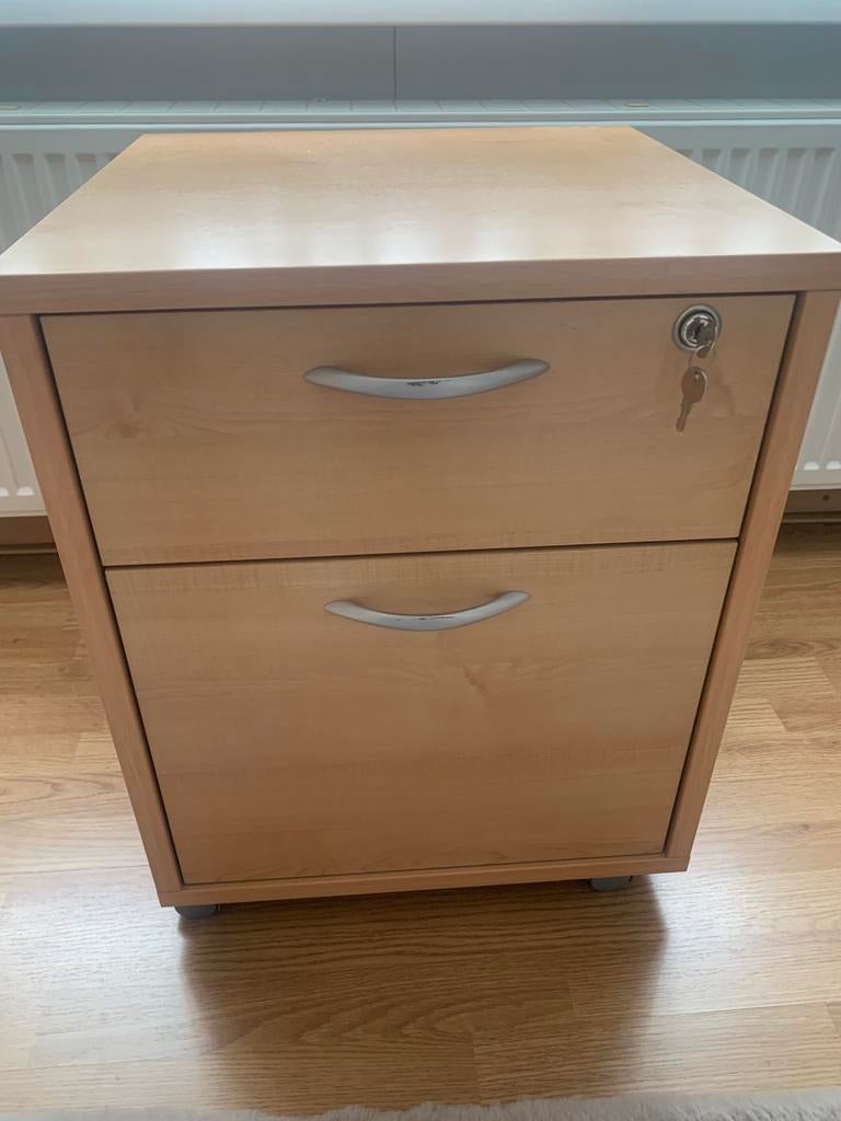 IKEA KASTEN TWEE STUKS 20 EURO MOET WEG, Ophalen of Verzenden, Zo goed als nieuw