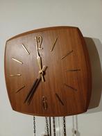 Très jolie horloge vintage en teck, Huis en Inrichting, Woonaccessoires | Klokken, Ophalen