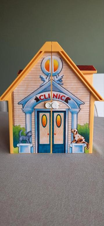 playmobil 2 huisjes inclusief accessoires beschikbaar voor biedingen