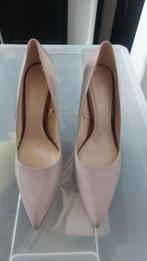 Stijlvolle pump in lakleer kleur Nude, Kleding | Dames, Ophalen, Zo goed als nieuw