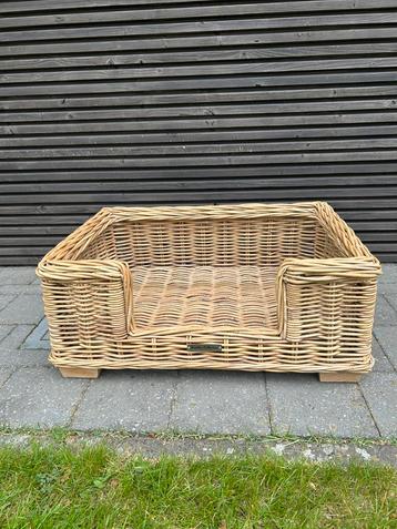 Lit pour chien en osier 80 large x 60 profond x 32 de haut, Enlèvement, Comme neuf