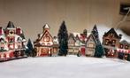 Kerstdorp, 4 porseleinen huisjes met verlichting., Diversen, Zo goed als nieuw, Ophalen