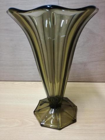 Art Deco Vaas beschikbaar voor biedingen
