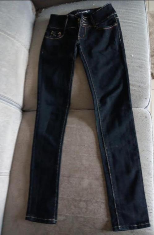 Jean noir 3 boutons M, Kleding | Dames, Spijkerbroeken en Jeans, Gedragen, W30 - W32 (confectie 38/40), Zwart, Ophalen
