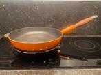 LE CREUSET / COUSANCES koekenpan 28  gietijzer/geëmailleerd, Enlèvement ou Envoi, Utilisé, Poêle à frire ou Sauteuse, Plaque céramique