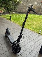 Btwin MD500E  elektrische scooter (gloednieuw scooter), Fietsen en Brommers, Steps, Ophalen, Zo goed als nieuw